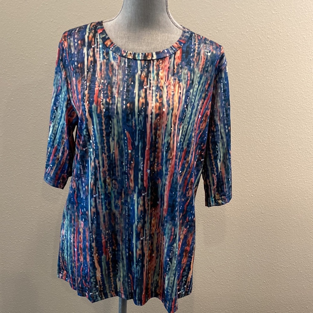NWOT Woman's Pullover Top